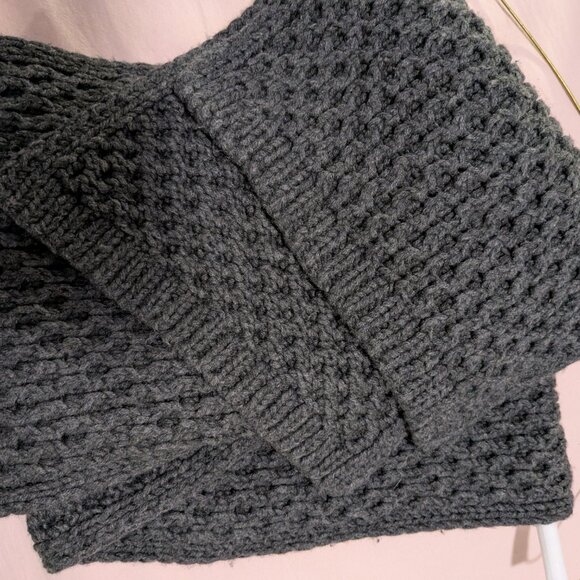 Christopher Fischer Chunky Soft Wool Charcoal Gray Scarf - Picture 8 of 8